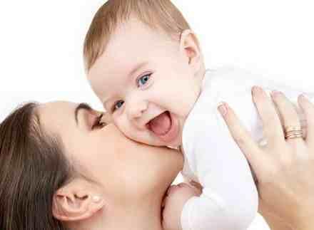 دراسة : الأمهات يفضلن الإنجاب في فصلي الربيع والصيف