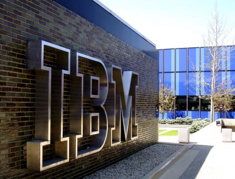 IBM تستخدم حاسوبا متقدما لعلاج السرطان