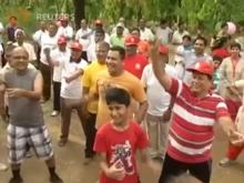 بالفيديو.. شاهد احتفال الهند بـ"يوم الضحك العالمي"
