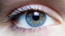 Google ...  تسجل براءة اختراع عدسات لاصقة تمسح بصمة العين